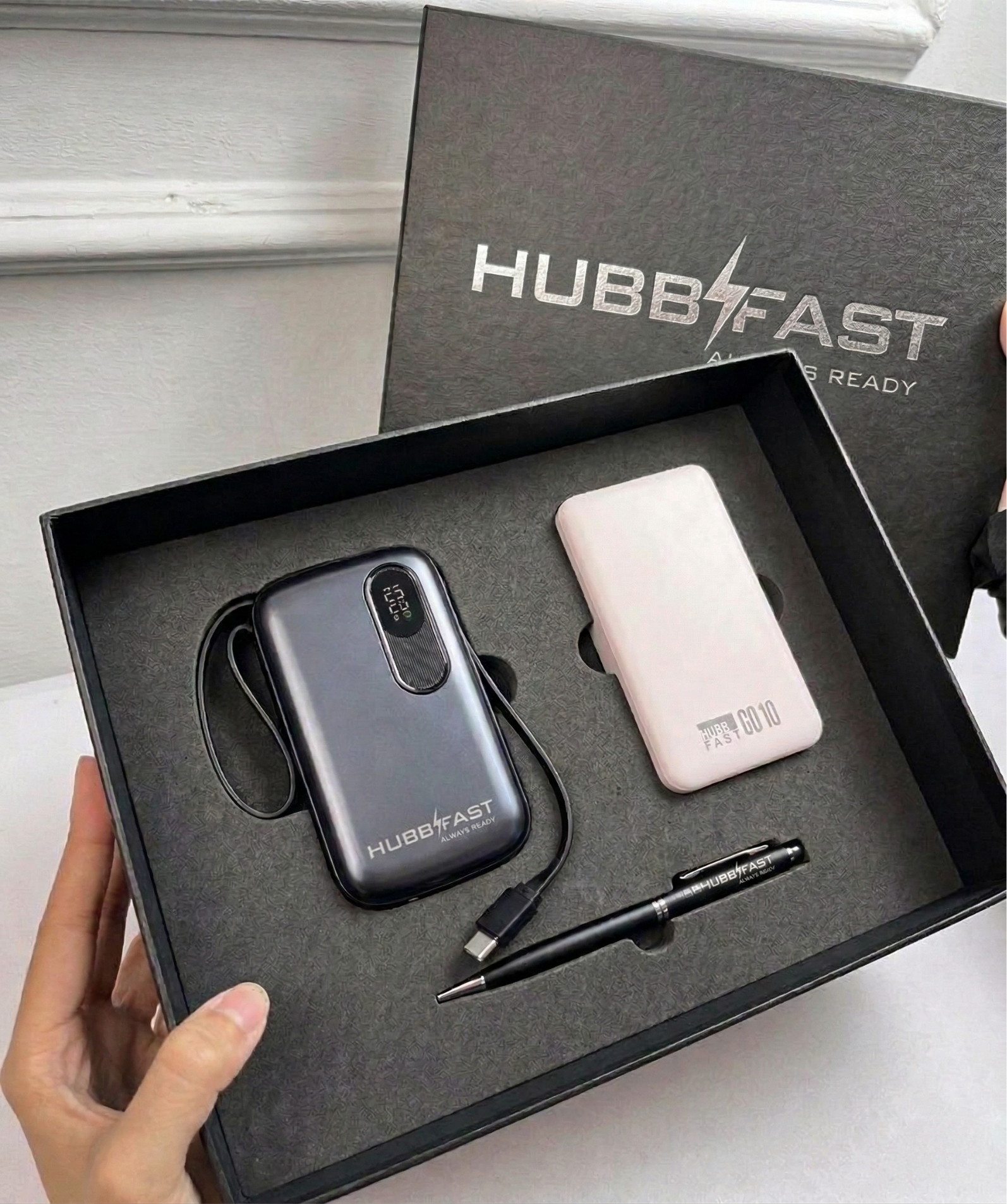 Quà tặng doanh nghiệp 2025: Chọn HubbFast - Chọn món quà Bảo hành 18 tháng uy tín 3 HubbFast ECO21 nhỏ gọn phù hợp làm quà tặng nhân viên số lượng lớn.